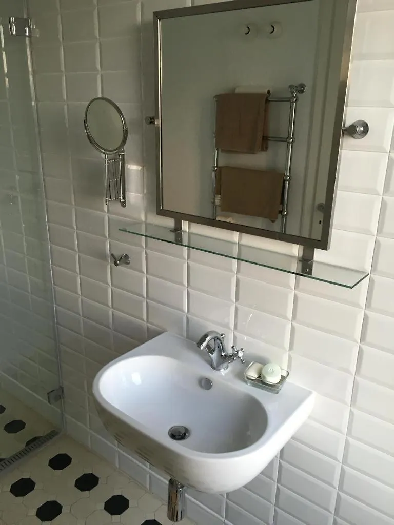 Central Studio Across From Intercontinental Bucharest Apartment