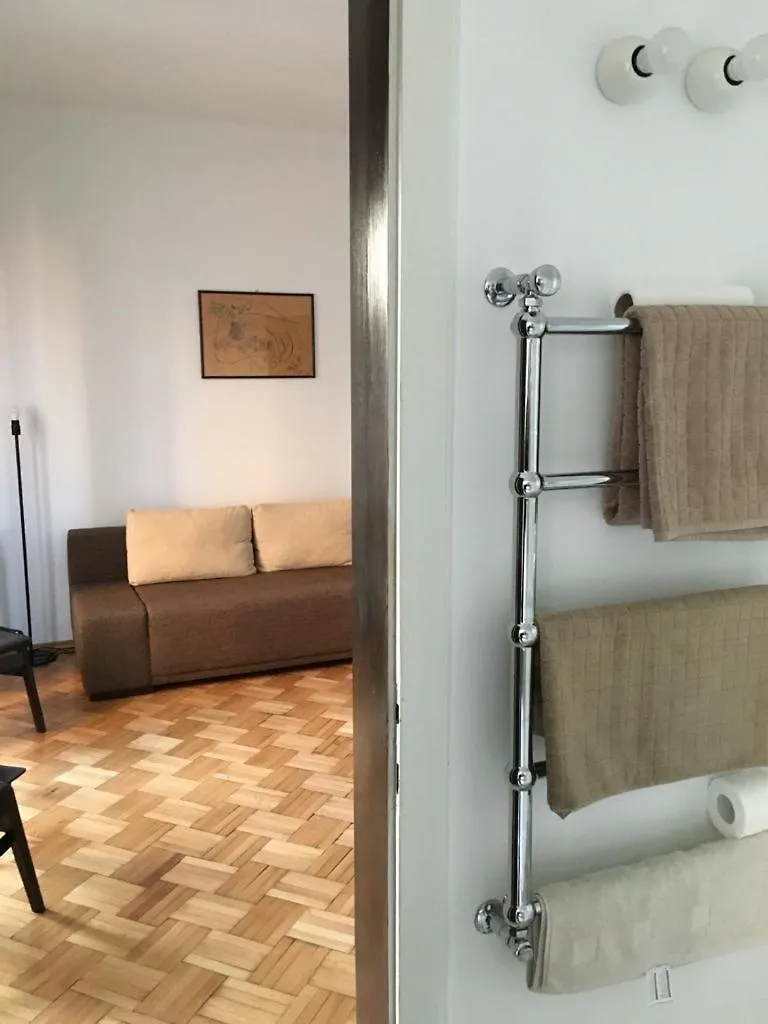 Central Studio Across From Intercontinental Bucharest Romania