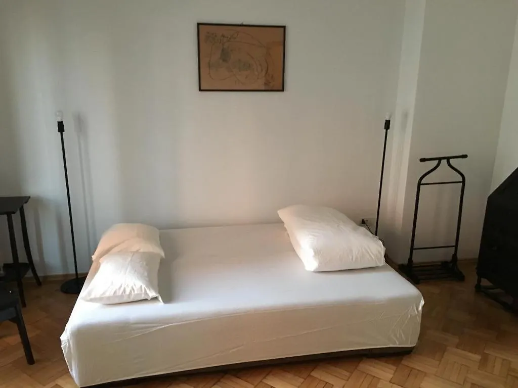 Apartment Central Studio Across From Intercontinental Bucharest